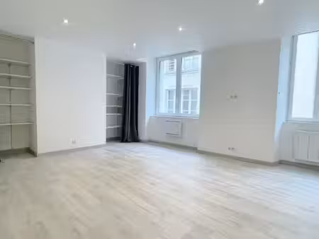 a vendre - immeuble de rapport centre-ville argenton-sur-cre