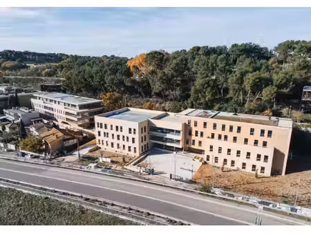 location local professionnel 2 672m² aix en provence 90ème