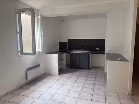 location appartement 3 pièces 66m² brignoles 83170