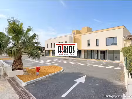 location local professionnel 69m² le pradet 83220