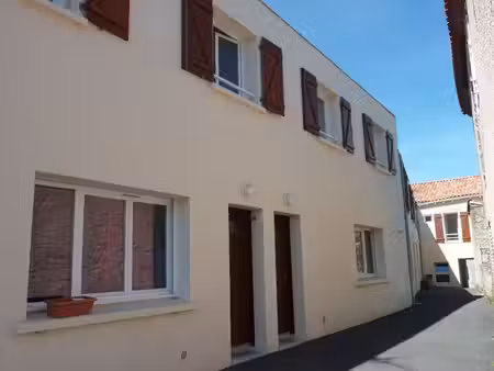bournezeau  centre bourg  apt t1 bis