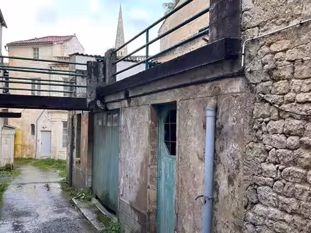 garage à vendre à fontenay le comte  hyper centre-ville