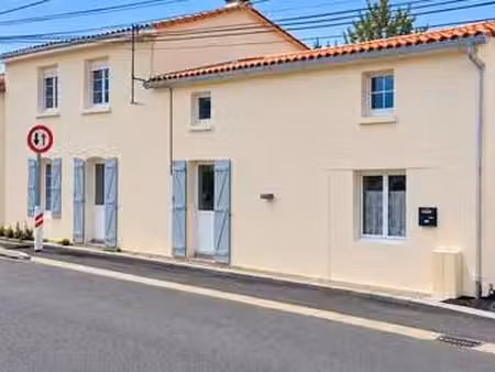 vente maison au poiré-sur-vie (85170) : à vendre / 142m² le poiré-sur-vie