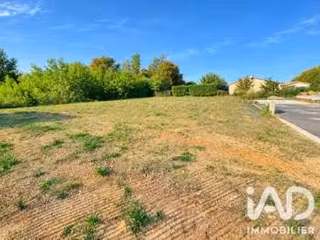 vente terrain à landiras (33720) : à vendre / 740m² landiras