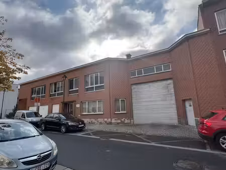 atelier/entrepôt +/- 2.000 m²