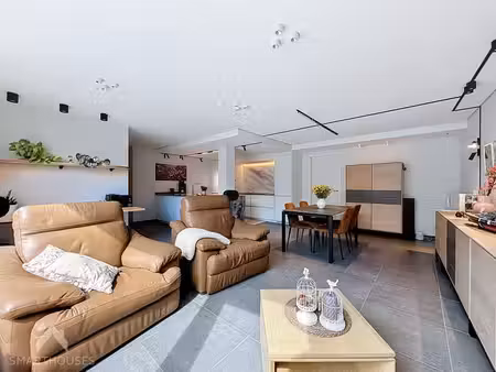 appartement au rez-de-chaussée avec 2 chambres et carport