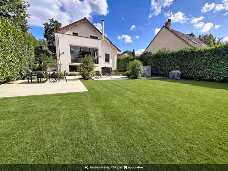 villa de luxe à vendre à la celle-saint-cloud