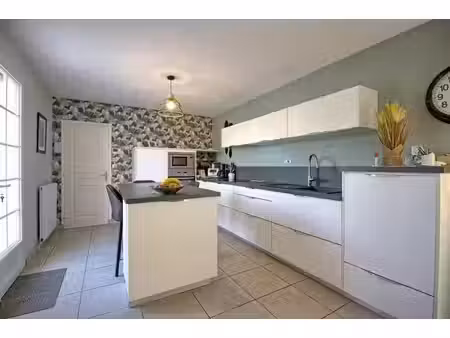 maison de 130 m² habitables sur une parcelle de 2600 m² à grez-neuville secteur la membrol