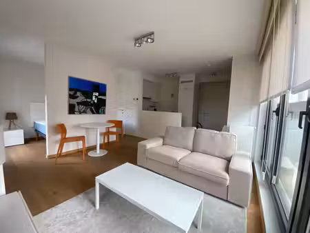 superbe studio meublé à deux pas de flagey