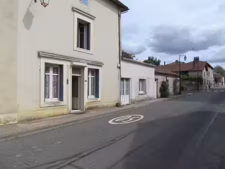 alloue (10 km de