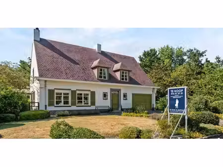 villa-manoir à vendre à hever pour € 589.000 avec 3 chambres à coucher