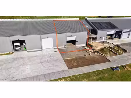 entrepôt à louer à louveigné pour € 1.000