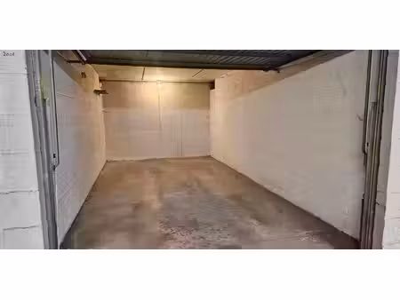 box à louer à uccle pour € 140