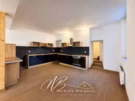 location appartement 4 pièces 92 m² à le lude (72800)