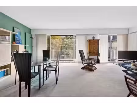 appartement de luxe à vendre dans le quartier saint james-général koenig