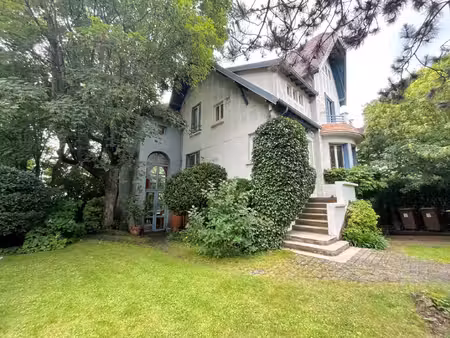 maison de luxe à vendre à vaucresson