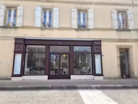 navarrenx - coeur de ville - a vendre murs local commercial a ve