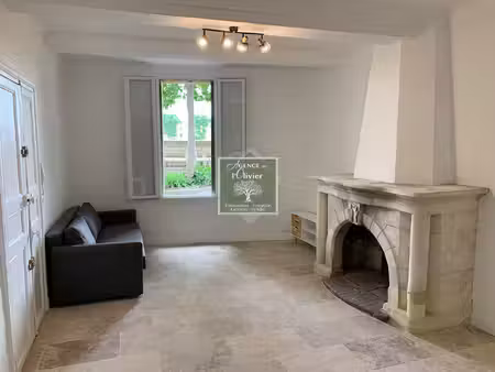 appartement t2 meublé et équipé de 58 m2 à trinquetaille