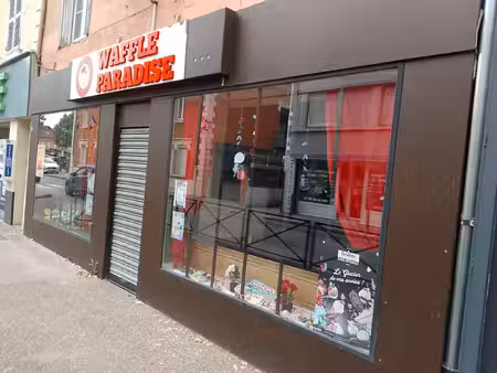à vendre au centre des abrets en dauphiné  un fond de commerce d