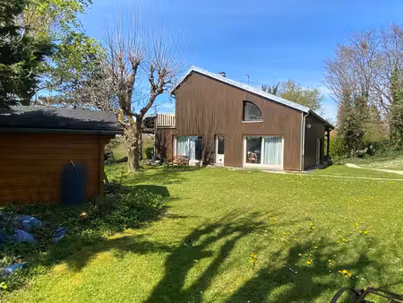 secteur cussey sur l'ognon - maison familiale avec piscine sur 28 ares   70190 etuz