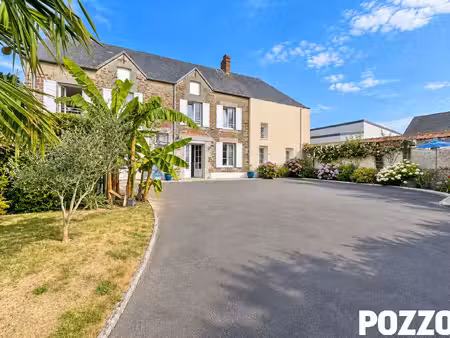 maison brehal (50400) 7 pièce(s) 180 m2- vie de plain-pied - commerces à pied.