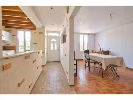 layrac - maison de ville de 186m2  composée de 6 chambres  climatisation  garage et jardin