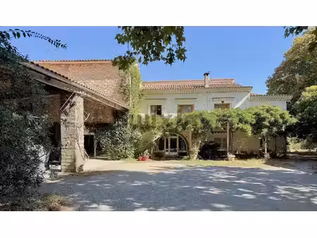mas de caractère - plus de 5000 m2 de terrain - piscine - fo