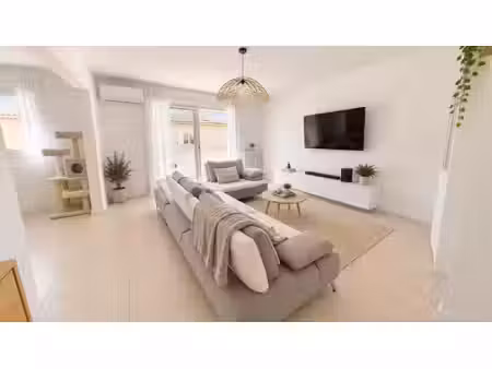 vente appartement 3 pièces 74 m² hyères (83400)