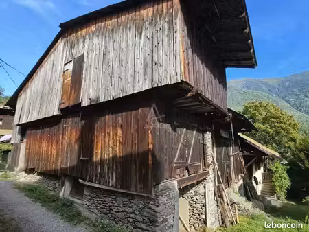 grange 2 pièces 112 m²
