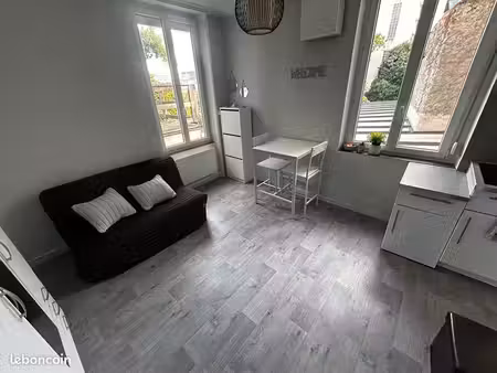 studio 1 pièce 19 m²