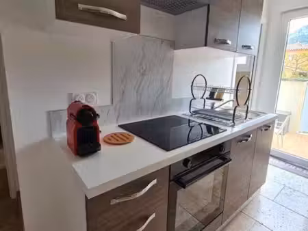 charmante maison de plein pied rénovée avec jardin – centre saint-andré-de-cubzac