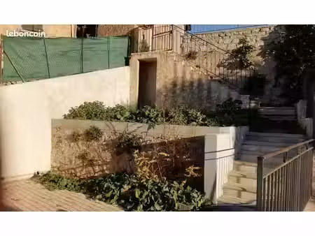 appartement avec terrasse et jardinet. libre autour du 10/11/2026 (date définitive à confi