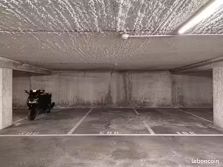 place de parking sécurisée à louer dans résidence fermée