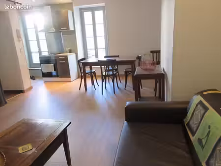 t3 triplex meublé à l’année