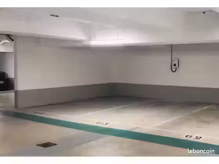 location place parking ?️