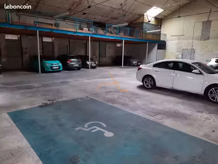 parking/box 1 pièce 430 m²