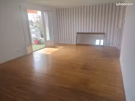 location t3 81m2 venissieux centre