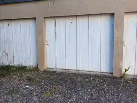 à louer box/ garage vichy 15m2 disponible