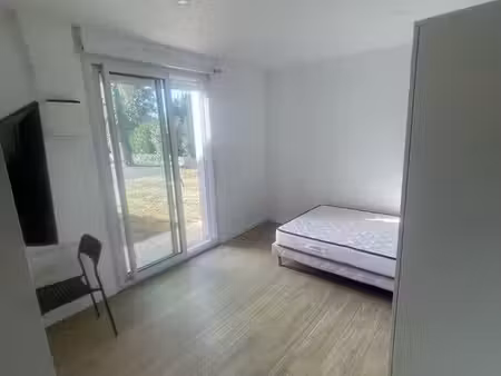studio meublé de 25 m2 accès jardin