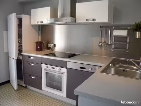 3 pièces lumineux - 2 balcons - très bon état