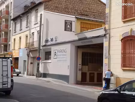 box fermé à louer dans site avec gardien