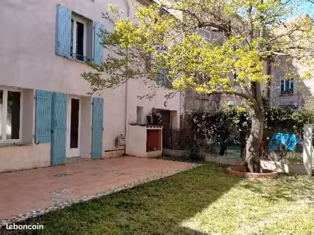 immeuble 8 pièces 586 m²