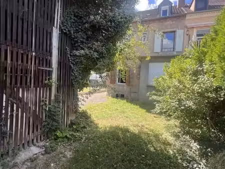 maison-immeuble 9pièces 171m² à rénover sur 4.01ares