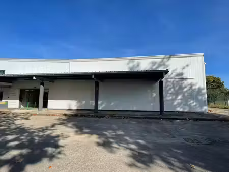 local d'activités à louer