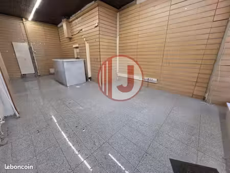 local commercial 230 m²