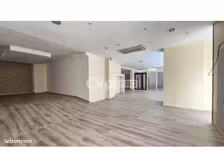 local commercial 115 m²
