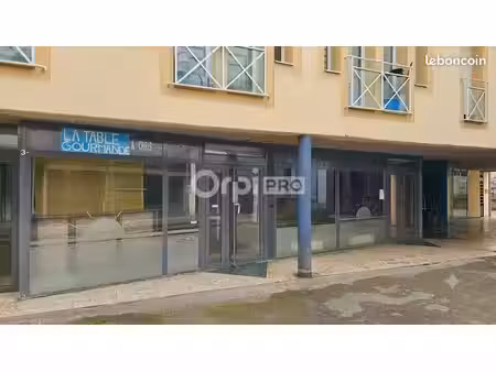 local commercial 77 m²