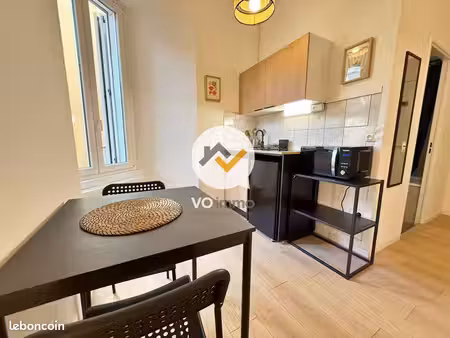 studio 1 pièce 20 m²