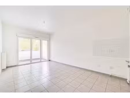 2 pièces avec balcon et parking - massy