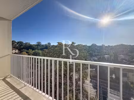 t4 de 80 91m2 avec balcon  cave et parking(s)